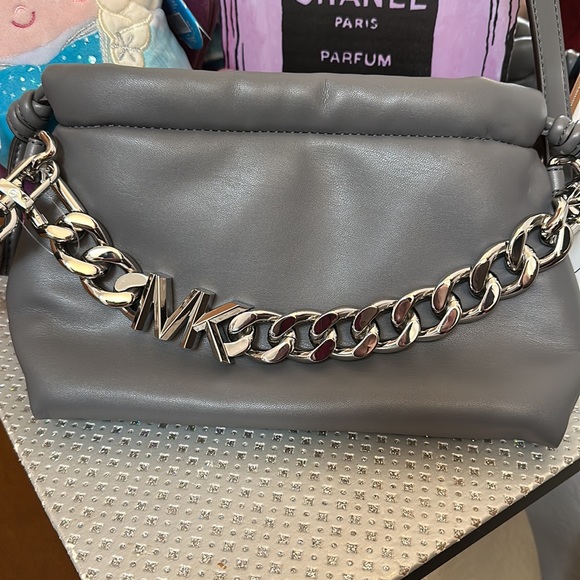 Michael Kors Handbags - MICHAEL MICHAEL KORS GREY ‘LINA’ Crossbody- NWOT!